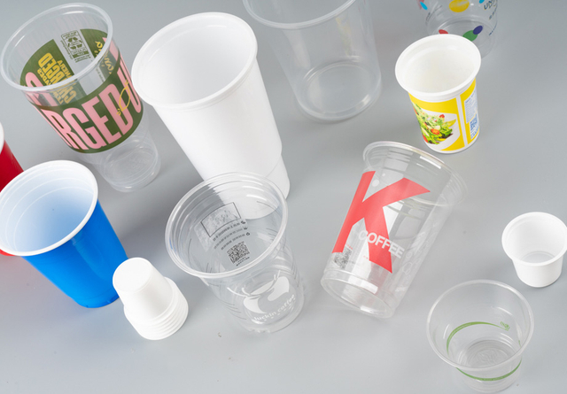 Pembuatan Piala Merek Kustom